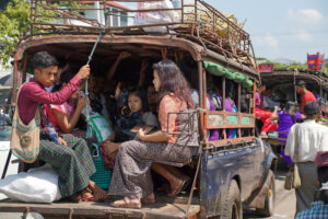 Fortbewegungsmittel in Myanmar Taxi