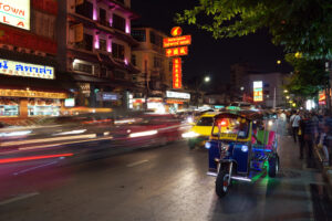 Bangkok bei Nacht China Town Tuktuk