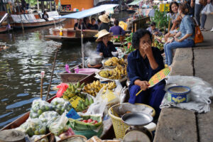 Damnoen Saduak Floating Market schwimmender Markt Nähe nahe an Bangkok südwestlich südlich von