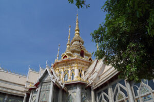 Thailand Isaan der weiße Tempel bei Korat Nakhon Ratchasima