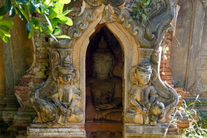 Inle See in Myanmar In Dein Village Shwe-in-tain-Pagode Klein Bagan