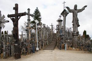 Litauen Hügel der 1000 Kreuze Berg Lithuania Wallfahrtsort Katholiken Papst Hill of crosses