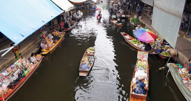 Damnoen Saduak Floating Market