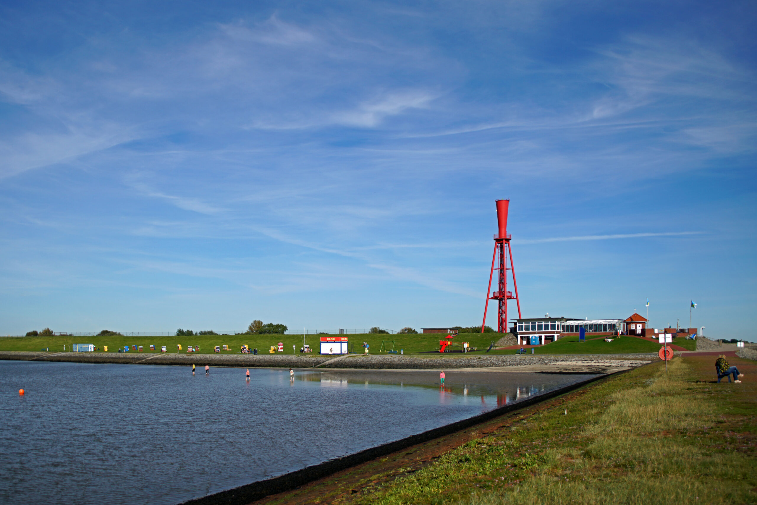 Nordsee Strand in Butjadingen Eckwarderhörne aus Rasen und Wasserbausteinen